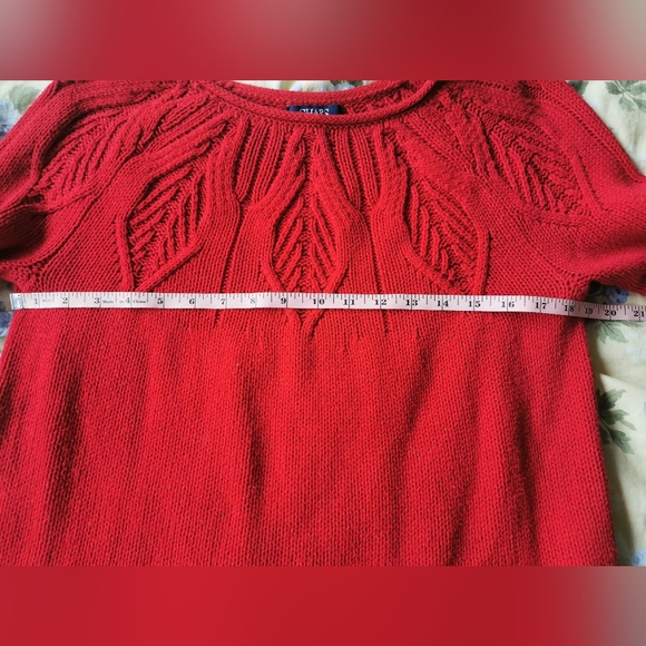 Red sweater - Picture 7 of 10
